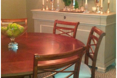 Example of a classic dining room design in New York