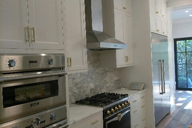 Example of a trendy kitchen design in New York