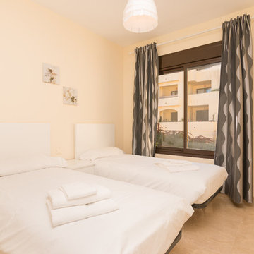 Duquesa village apartment habitation room