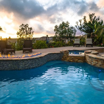 Custom Pools & Spas