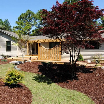 Oriental Style Entry Deck with matching privacy screen