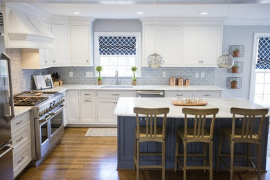 Kitchen - transitional kitchen idea in Other