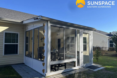Minimalist porch idea in Other