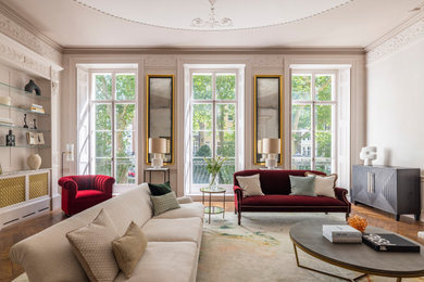 Photo of a traditional living room in London.
