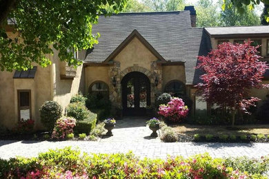 Elegant exterior home photo in Atlanta
