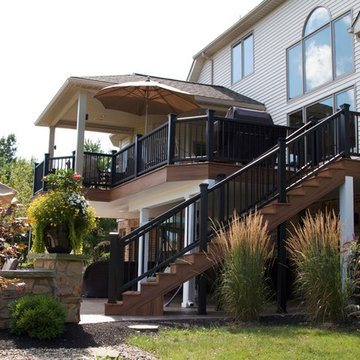 Medina - Deck/Screened Walkout