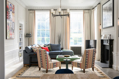 Inspiration for a traditional living room in Edinburgh.