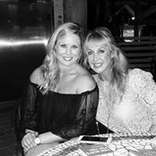 Kelly Lynch's photo