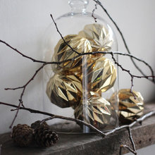 Trends: How to Use Bell Jars to Display Finds