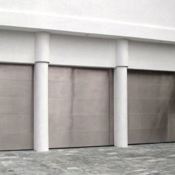 Contemporary 3 Car Garage