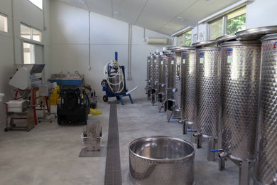 保育所跡地を改修したワイン醸造所