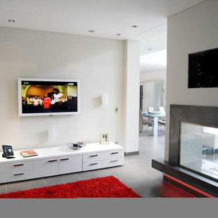 Trendy home theater photo in Montpellier