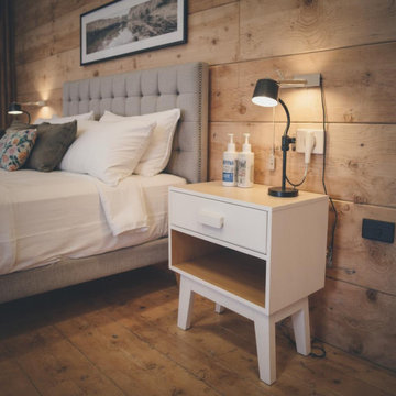 bedside table (night stand)