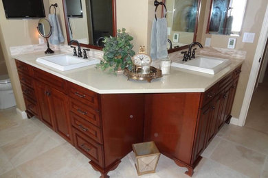 Example of a classic bathroom design in Denver