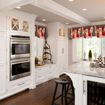 Traditional White Painted Kitchen - Cuvee Kitchen Designs