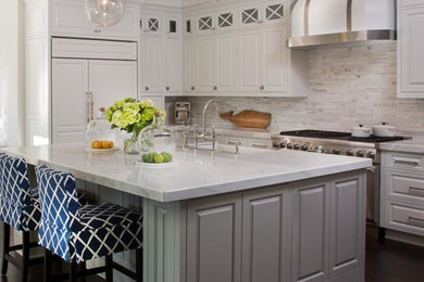 Kitchen - traditional kitchen idea in San Diego
