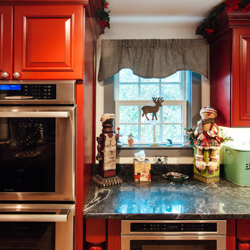 My Houzz: Traditional Christmas Charm in an Updated 1840s Home