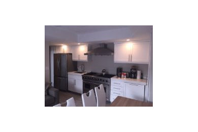 Trendy kitchen photo in Miami