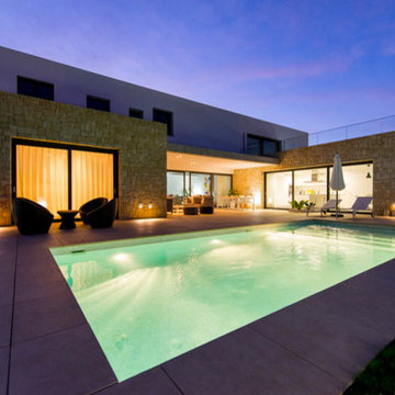 VIVIENDA ENTRE PINOS