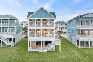 Inspiration for a coastal home design remodel in Houston