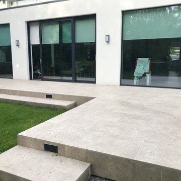 Garden space bringing the outside in