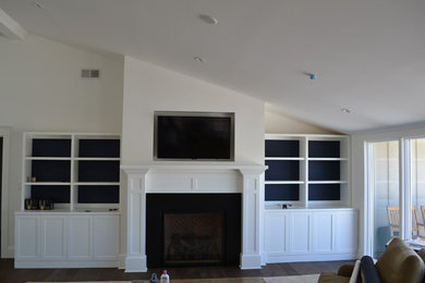 Example of a family room design in San Francisco