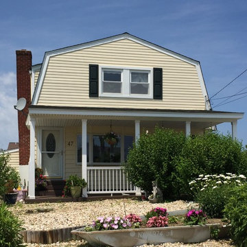 Siding Amityville - Adobe Cream Shakes and Dutch Lap