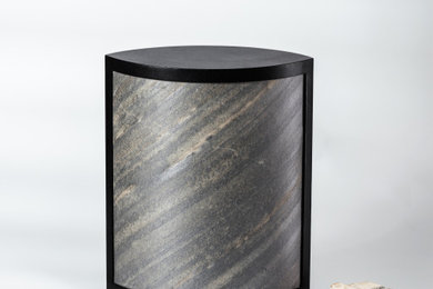 IRIS Table lamp - Ocean Black Stone