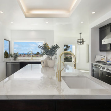 Traditional Meets Elegant Family Kitchen