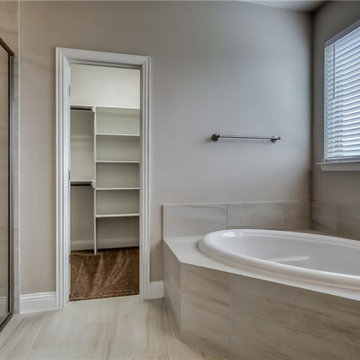 The Spa Basics For This Bathroom Upgrade in South Gate, CA