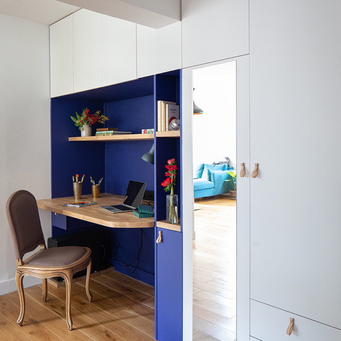 bureau design et fonctionnel réalisé sur mesure dans une entrée