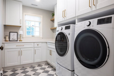 Example of a 1950s laundry room design in Cincinnati