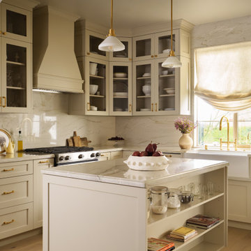 Furniture-Style Island with New Pendant Lighting & Open Shelving – Yorba Linda