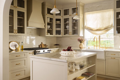 Kitchen - transitional kitchen idea in Orange County
