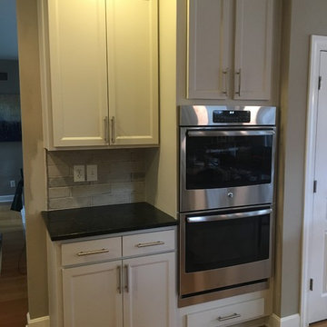 Modern Kitchen Remodel Done With New Portable Kitchen Island