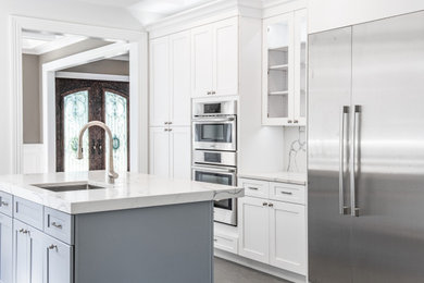 Trendy kitchen photo in New York