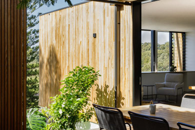 Photo of a contemporary deck in Perth.