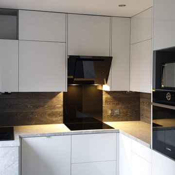 Modern style Handle less fitted kitchen.