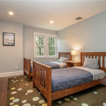 Larchmont Woods Modern Tutor