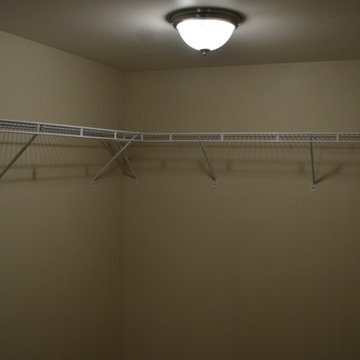 Greenacres Basement Bed & Bath