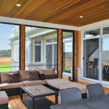 Salon Extérieur avec moustiquaire fixe | Exterior Lounge with Fixed Screens