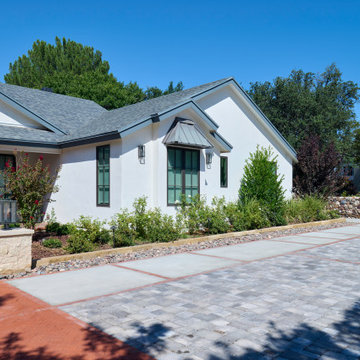 Modern Farmhouse in the Valley