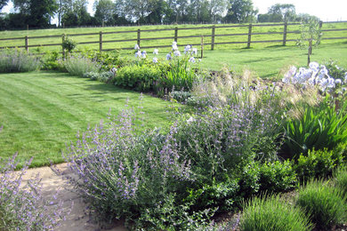 Design ideas for a traditional garden in Hampshire.