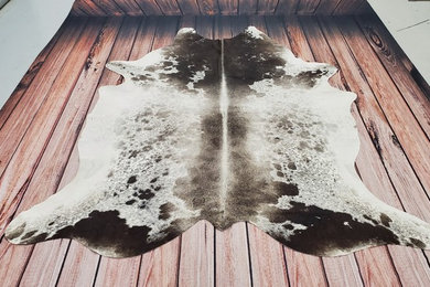 Cowhide rugs and hundreds of ideas. Free shipping all over the USA and Canada. d