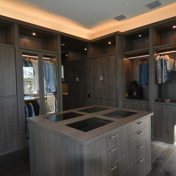 Davis Island Gentleman's Dressing Room