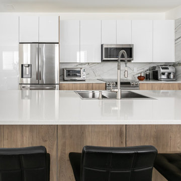 Versatil Contemporany Kitchen