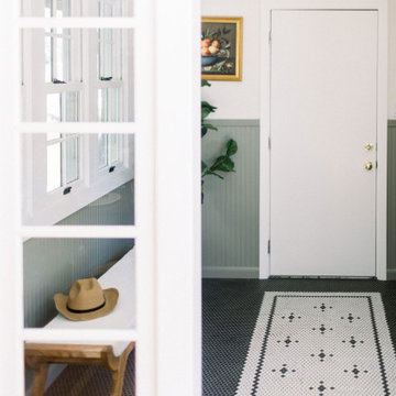 The Shabby-Chic Charmer
