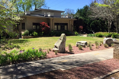 Photo of a modern landscaping in Atlanta.
