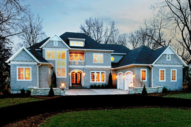 Elegant exterior home photo in St Louis