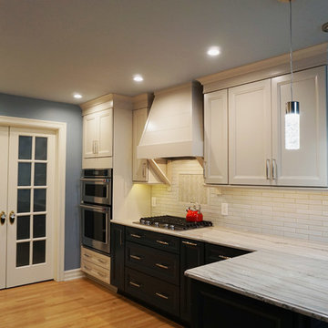 Transitional mix kitchen